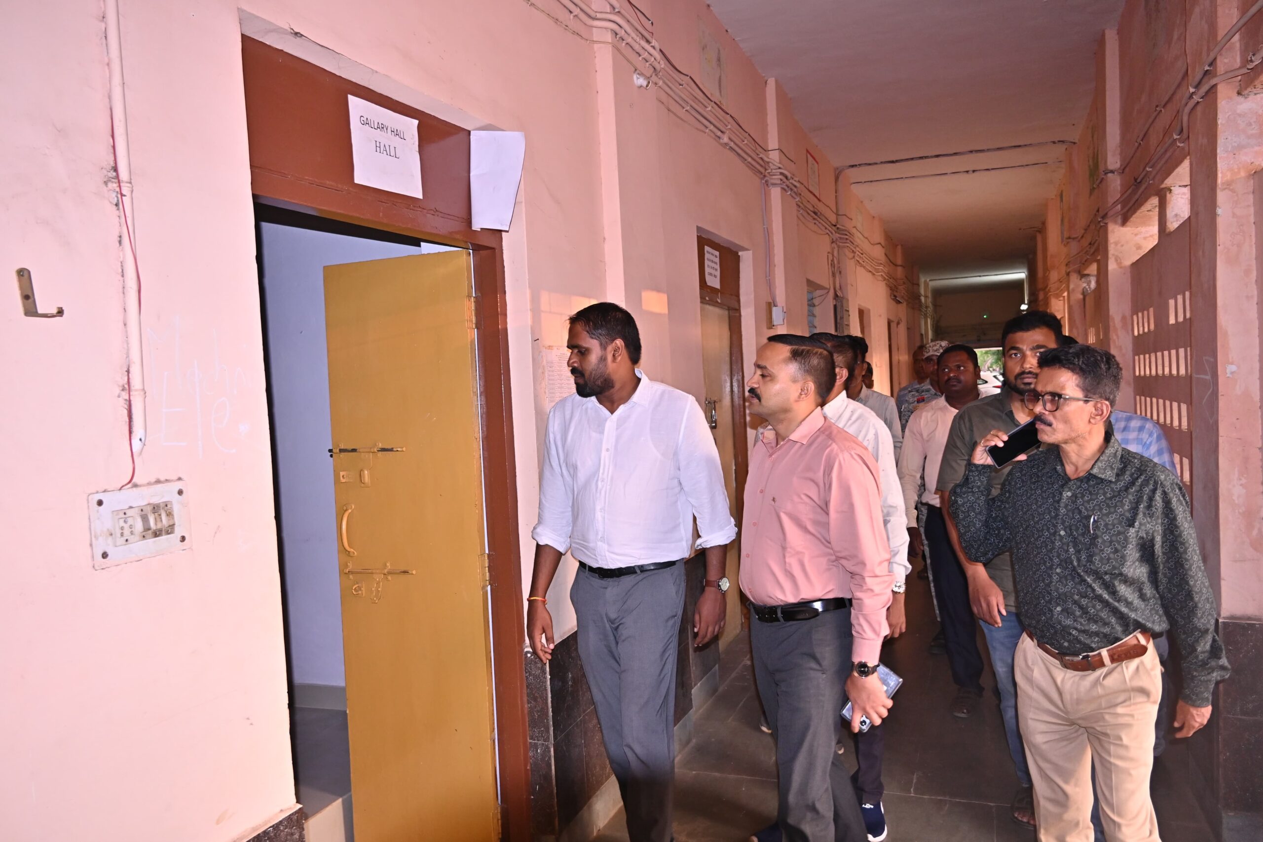 नीट परीक्षा 4 मई को, कलेक्टर और एसपी ने किया परीक्षा केंद्र का निरीक्षण